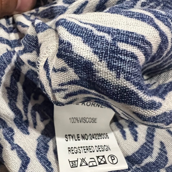 The Korner Anthro Brand Blue and White Long-Sleeve V-Neck Zebra-Print Dress EUC - Picture 5 of 5